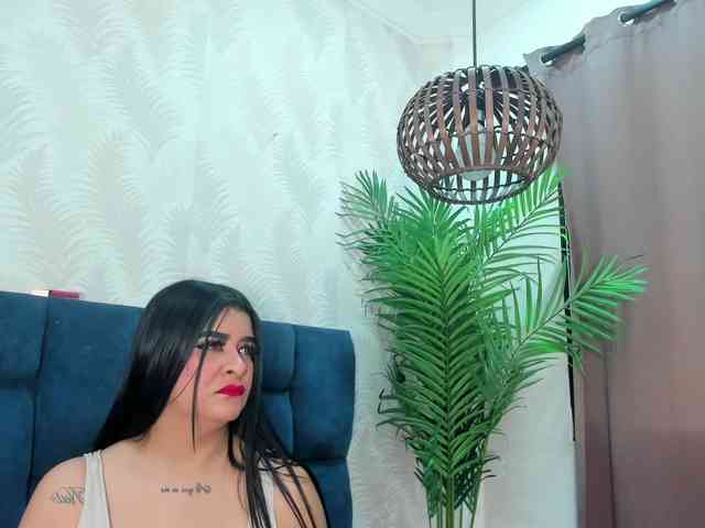 Pretty-BigBoobs webcam