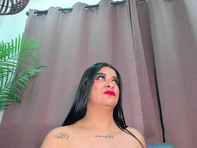 Pretty-BigBoobs webcam
