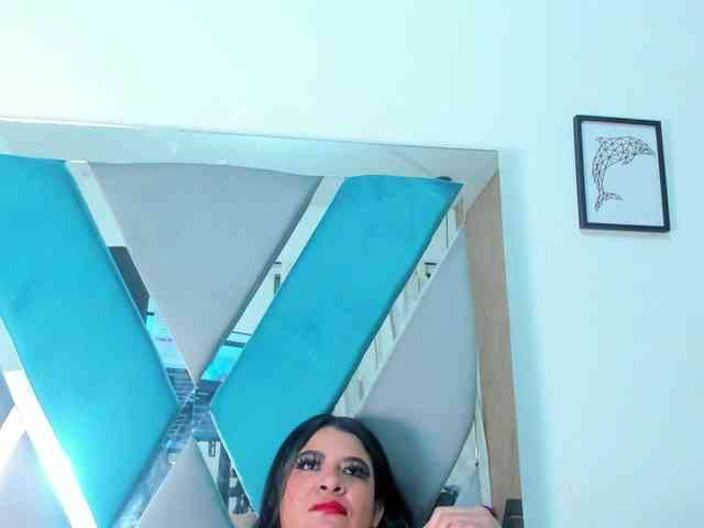 Pretty-BigBoobs webcam