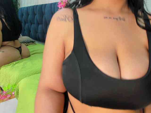 Pretty-BigBoobs webcam