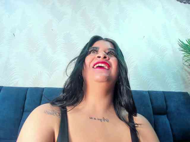 Pretty-BigBoobs webcam