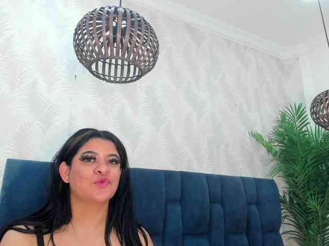 Pretty-BigBoobs webcam