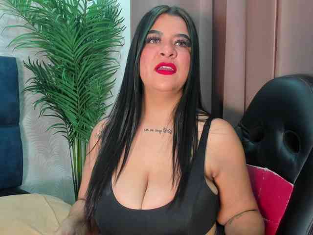 Pretty-BigBoobs webcam
