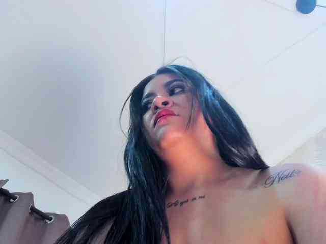 Pretty-BigBoobs webcam