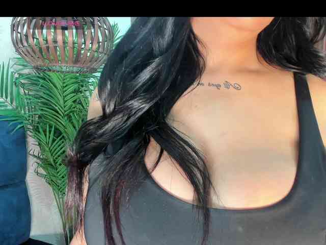 Pretty-BigBoobs webcam