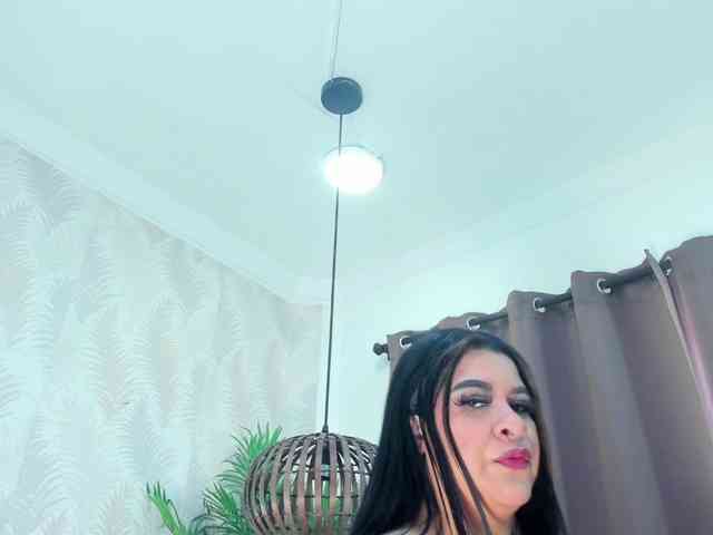 Pretty-BigBoobs webcam