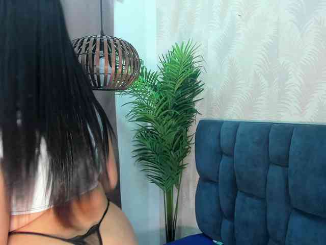Pretty-BigBoobs webcam