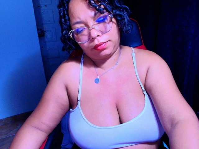 Italy-boobs's BongaCams show and profile