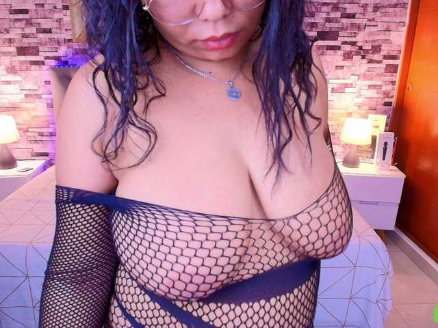 Italy-boobs's BongaCams show and profile