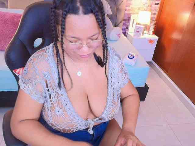 Italy-boobs webcam