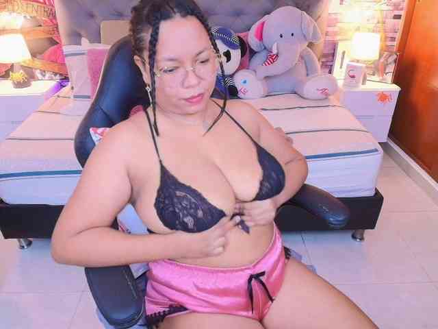 Italy-boobs webcam