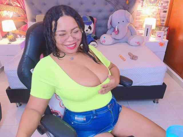 Italy-boobs webcam