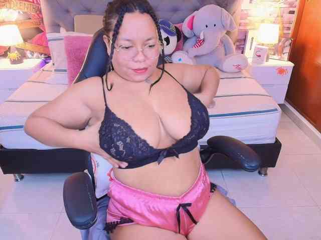 Italy-boobs webcam
