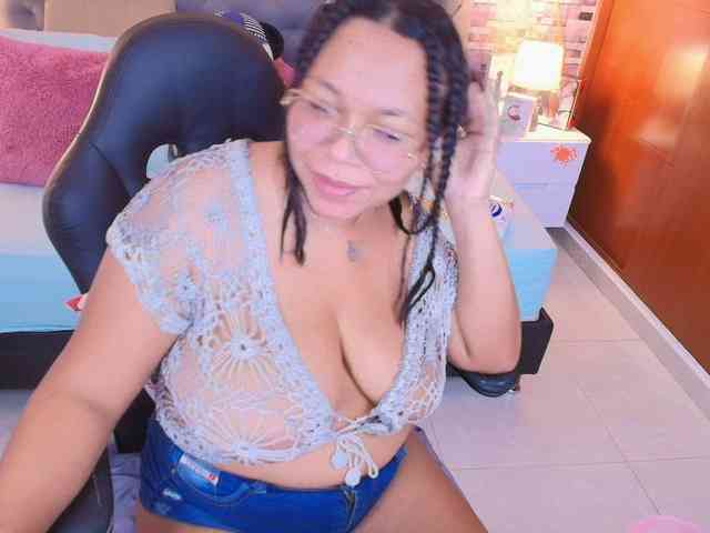 Italy-boobs webcam