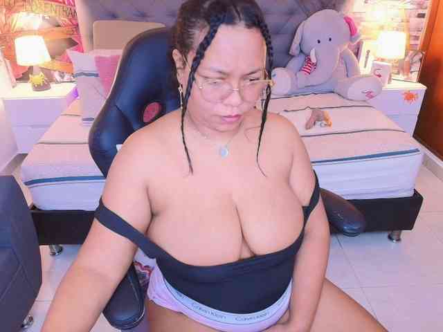 Italy-boobs webcam