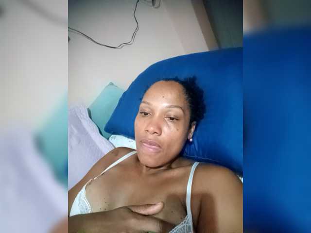 Estrelalua32's BongaCams show and profile