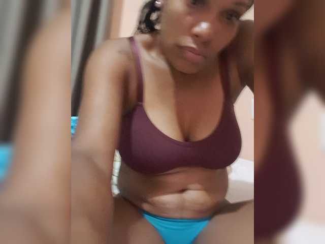 Estrelalua32's BongaCams show and profile