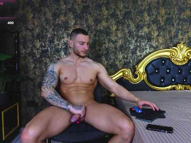 AaronMuscle Live Webcam on BongaCams