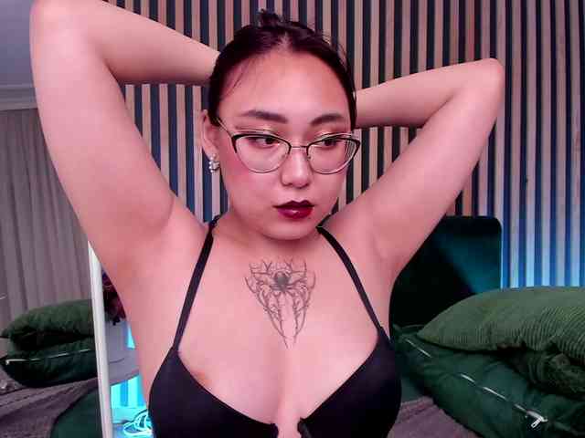 YukiLewd webcam