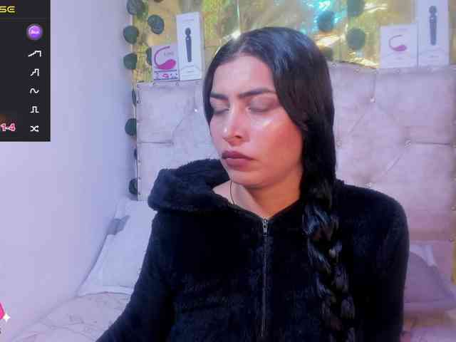 criistallconnorr webcam