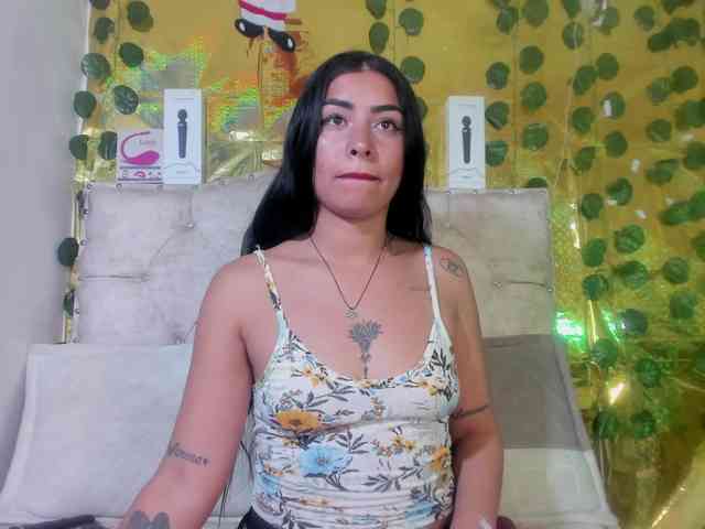 criistallconnorr webcam