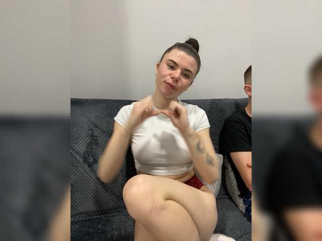 Gummy-Bears's BongaCams show and profile