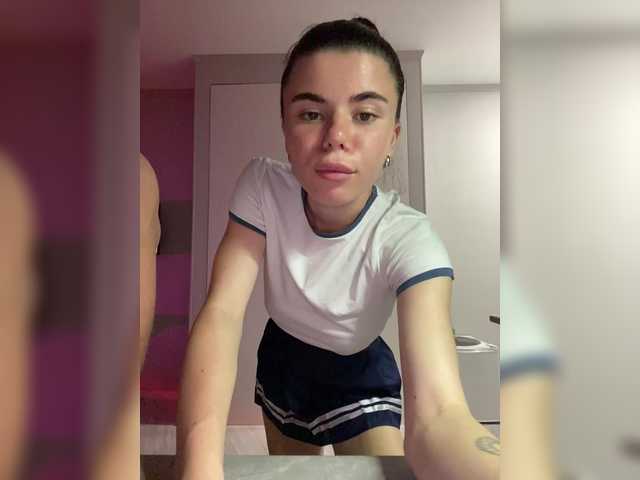 Gummy-Bearshorny on cam