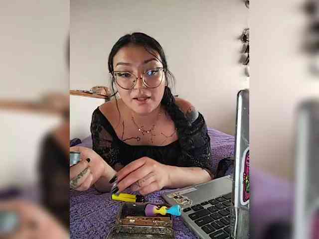 Spitqueen7