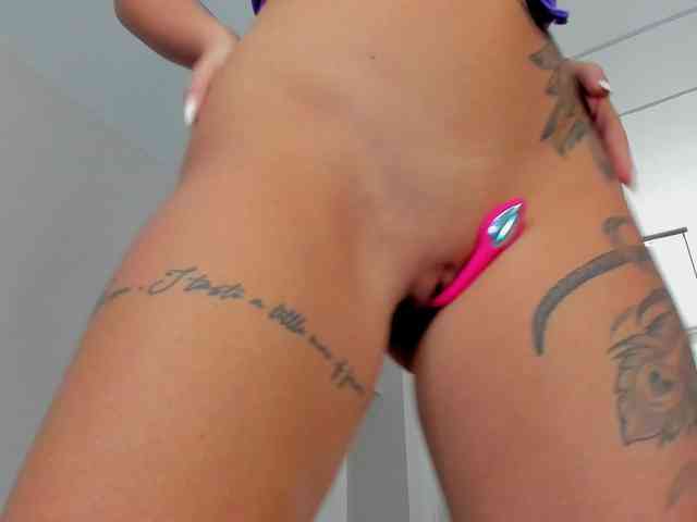 RheaSinn webcam
