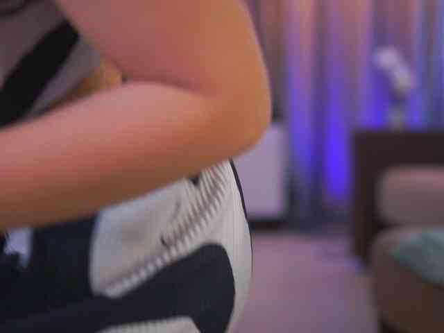 RheaSinn webcam