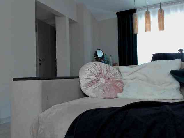 RheaSinn webcam