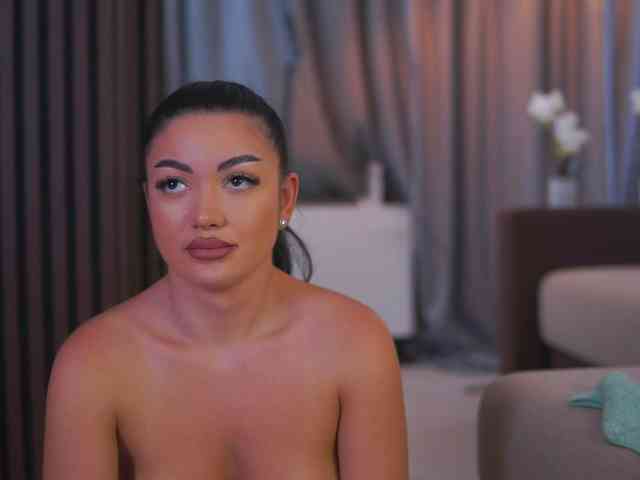 RheaSinn webcam
