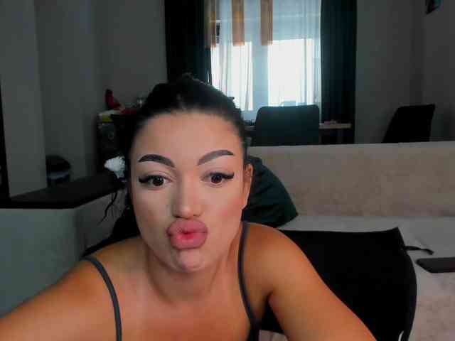 RheaSinn webcam