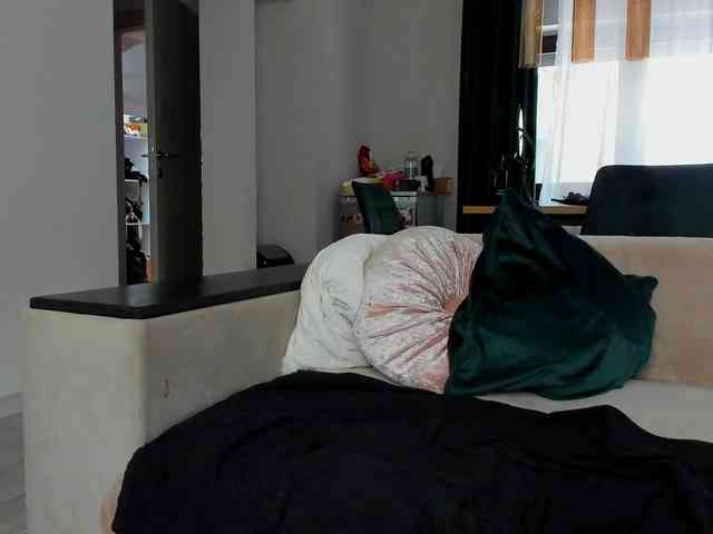 RheaSinn webcam