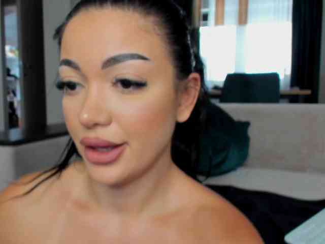 RheaSinn webcam