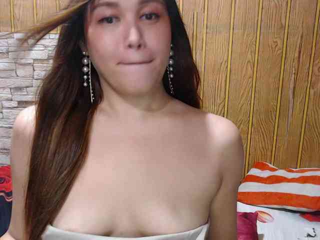 AnaLeahTS69