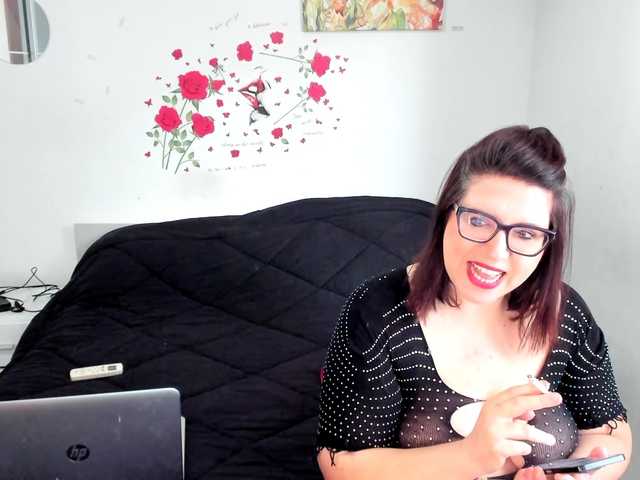 Sharon699's BongaCams show and profile