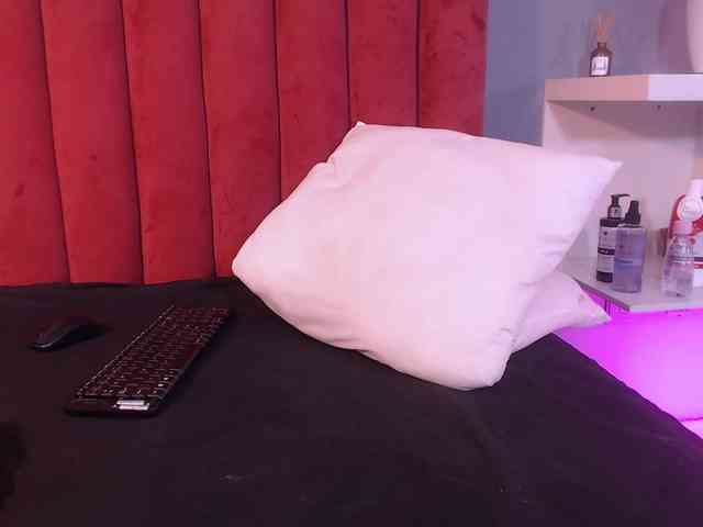 LaraSpark webcam