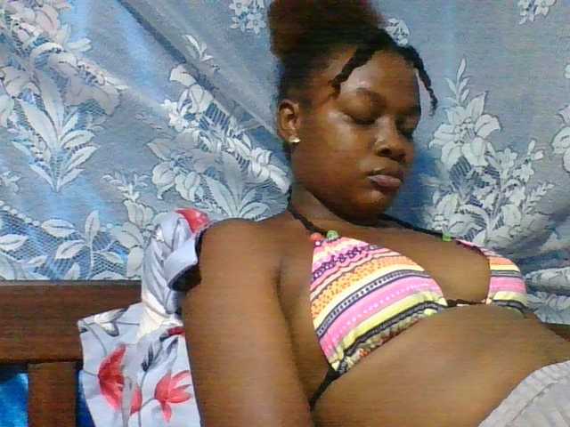 Labella204's BongaCams show and profile