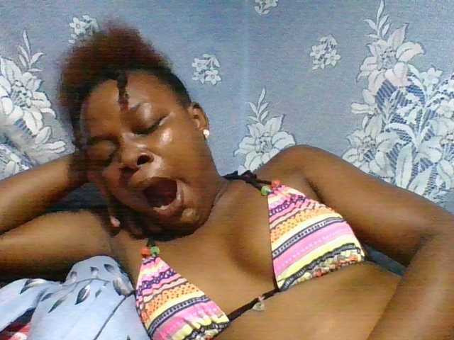 Labella204's BongaCams show and profile