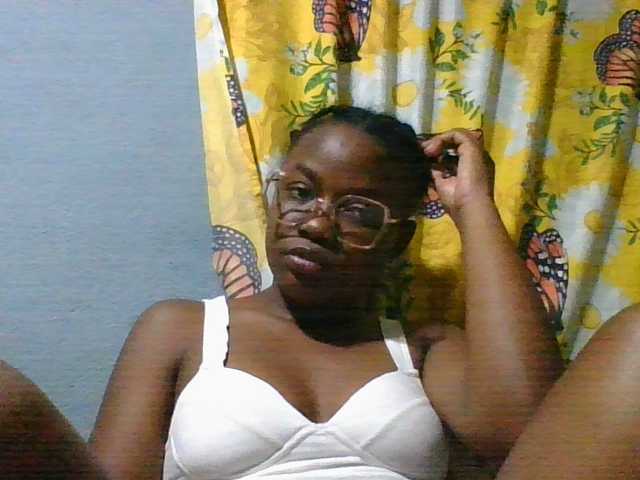 Labella204's BongaCams show and profile