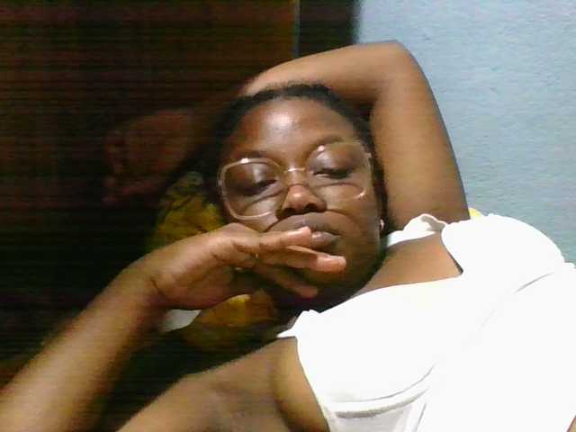 Profile and Statistics for Labella204 on BongaCams