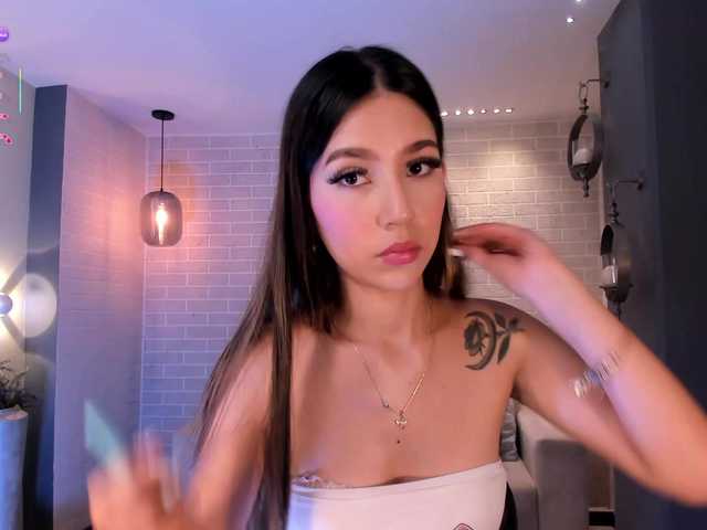 TaraLawrence's BongaCams show and profile