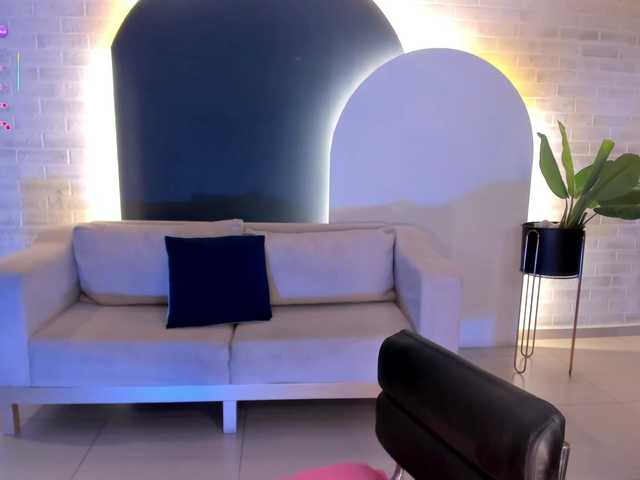 TaraLawrence's BongaCams show and profile