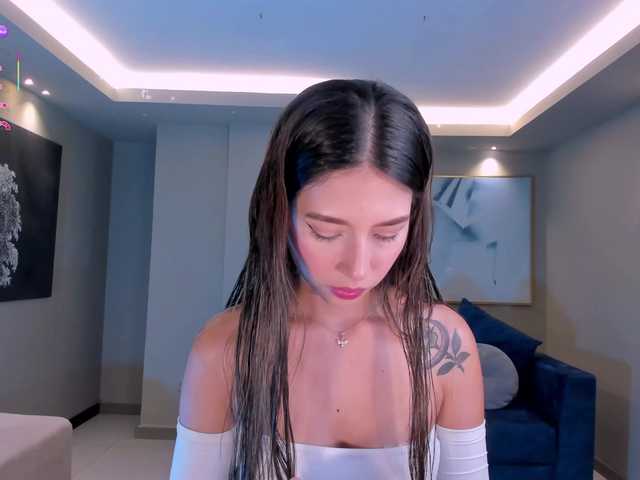 TaraLawrence's BongaCams show and profile