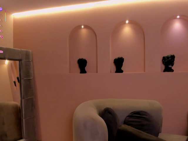 TaraLawrence's BongaCams show and profile