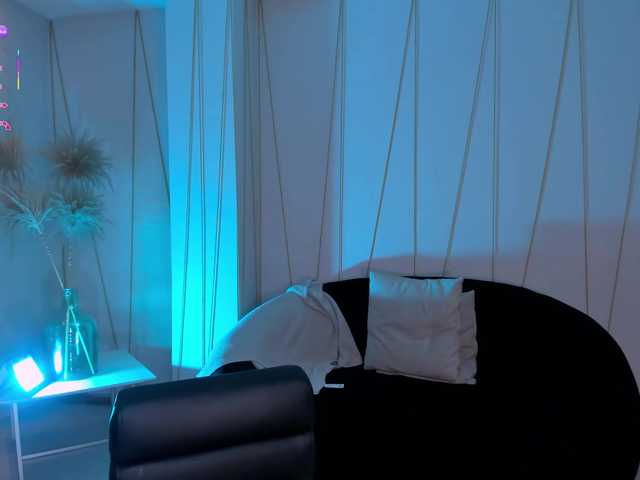 TaraLawrence's BongaCams show and profile