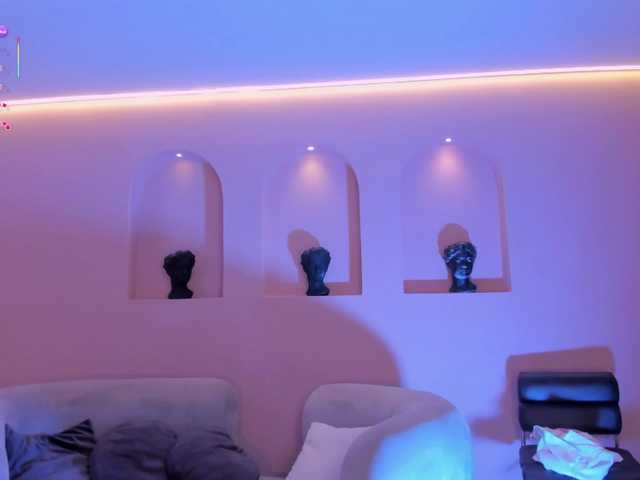 TaraLawrence's BongaCams show and profile