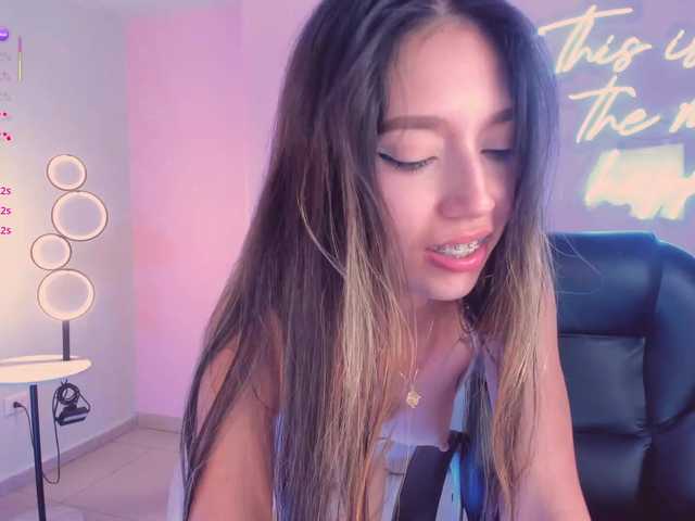 TaraLawrence's BongaCams show and profile