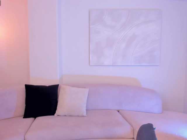 TaraLawrence's BongaCams show and profile